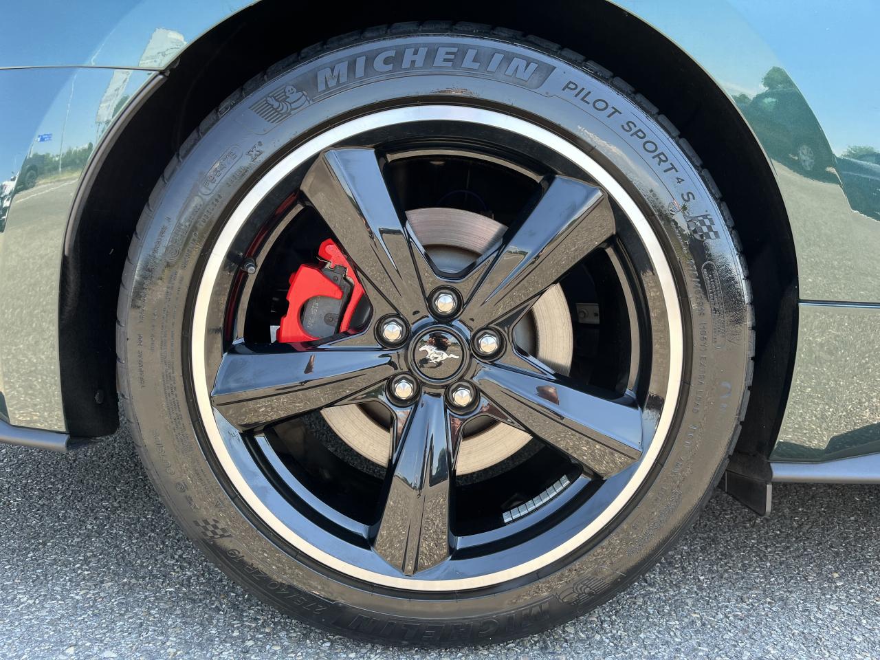 FORD MUSTANG Fastback 5.0 V8 - BULLITT - MAGNERIDE