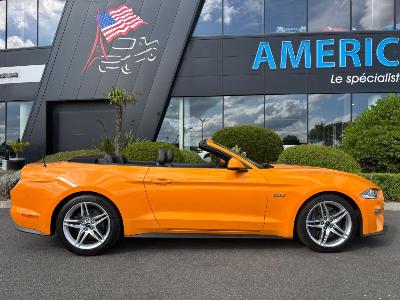 FORD MUSTANG GT CABRIOLET V8 5.0L - MAGNERIDE