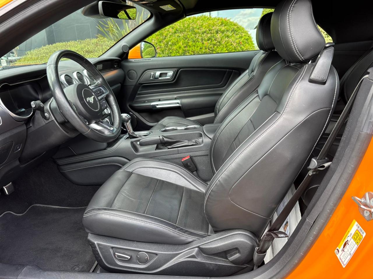 FORD MUSTANG GT CABRIOLET V8 5.0L - MAGNERIDE