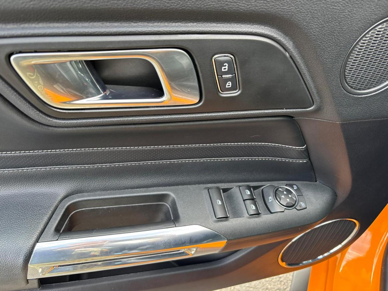 FORD MUSTANG GT CABRIOLET V8 5.0L - MAGNERIDE