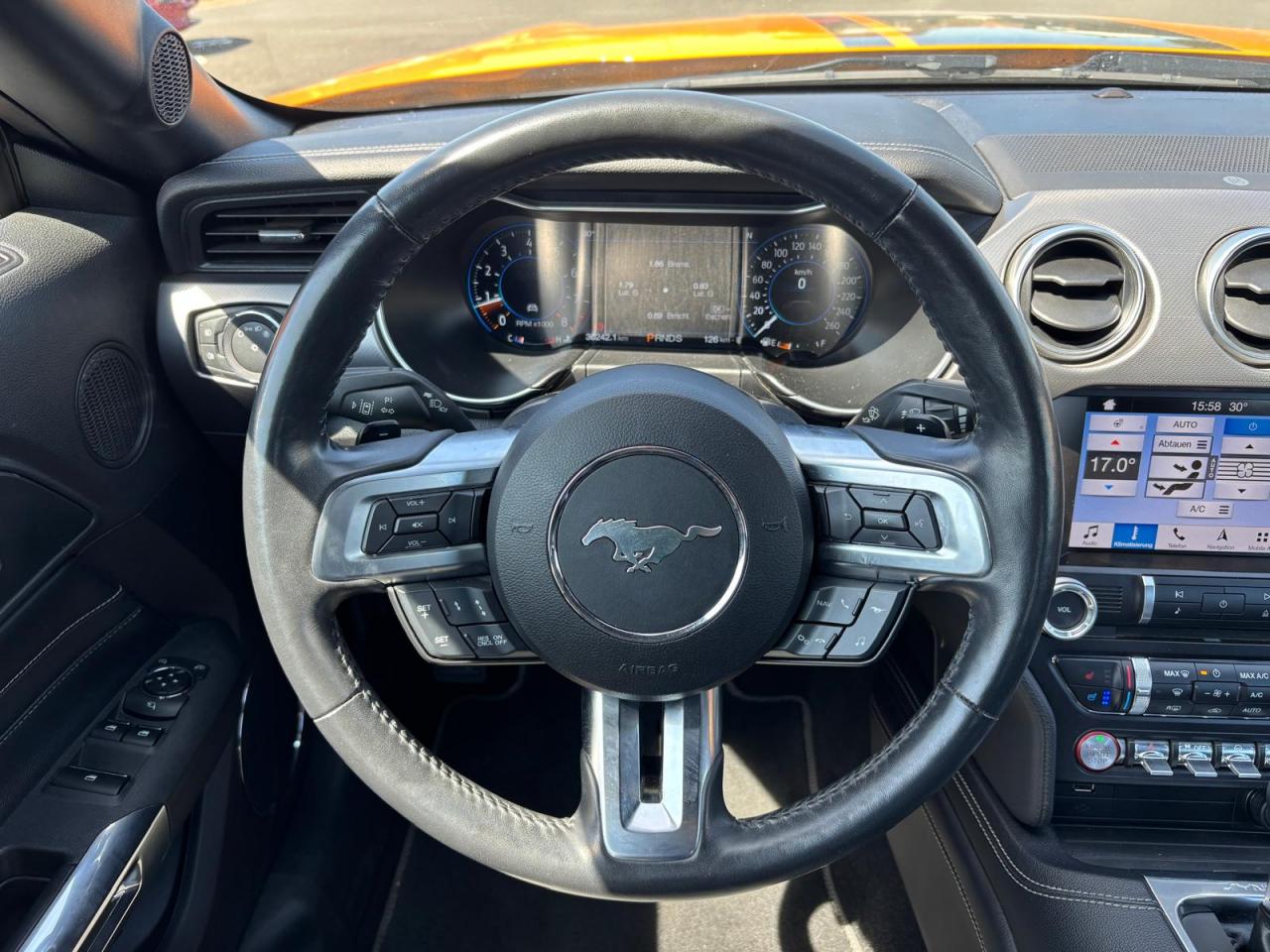 FORD MUSTANG GT CABRIOLET V8 5.0L - MAGNERIDE