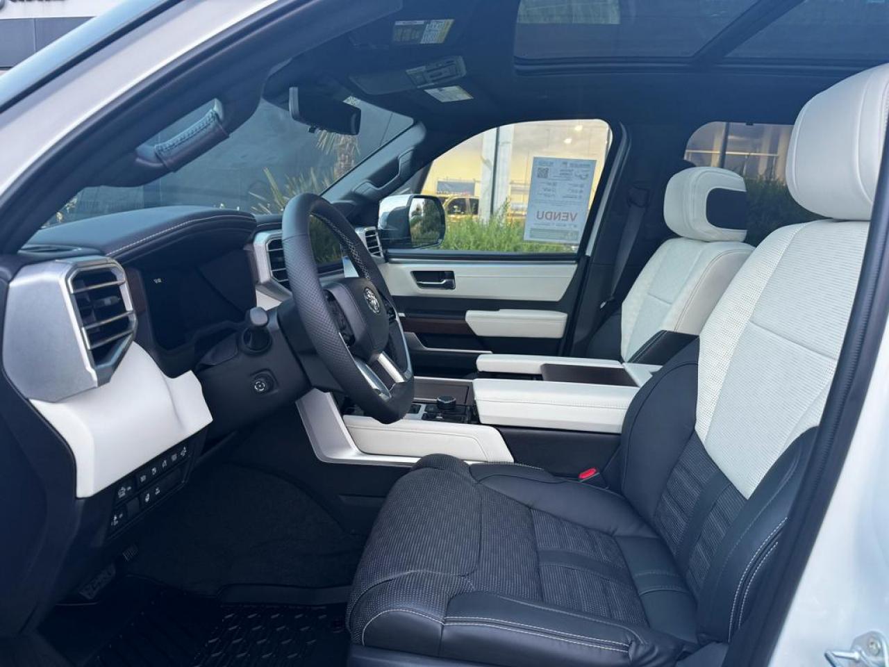 TOYOTA TUNDRA Crewmax CAPSTONE Hybrid