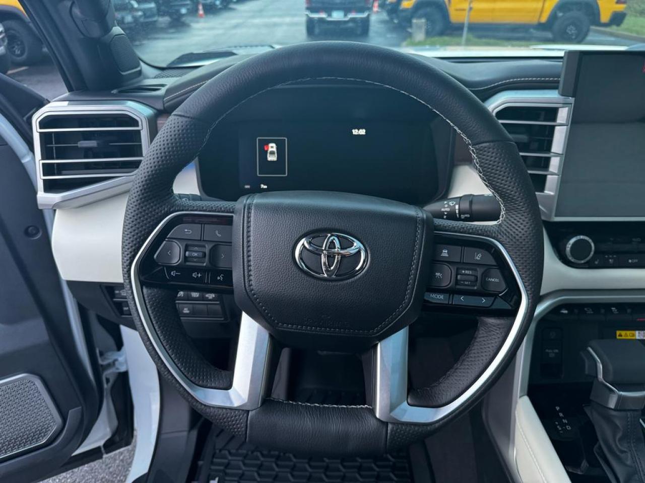 TOYOTA TUNDRA Crewmax CAPSTONE Hybrid