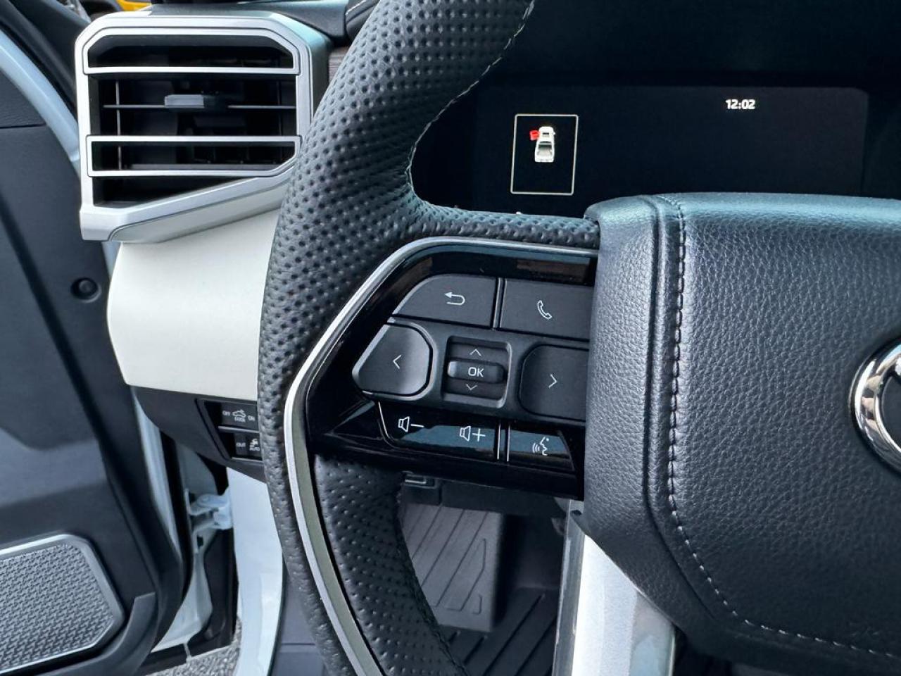 TOYOTA TUNDRA Crewmax CAPSTONE Hybrid