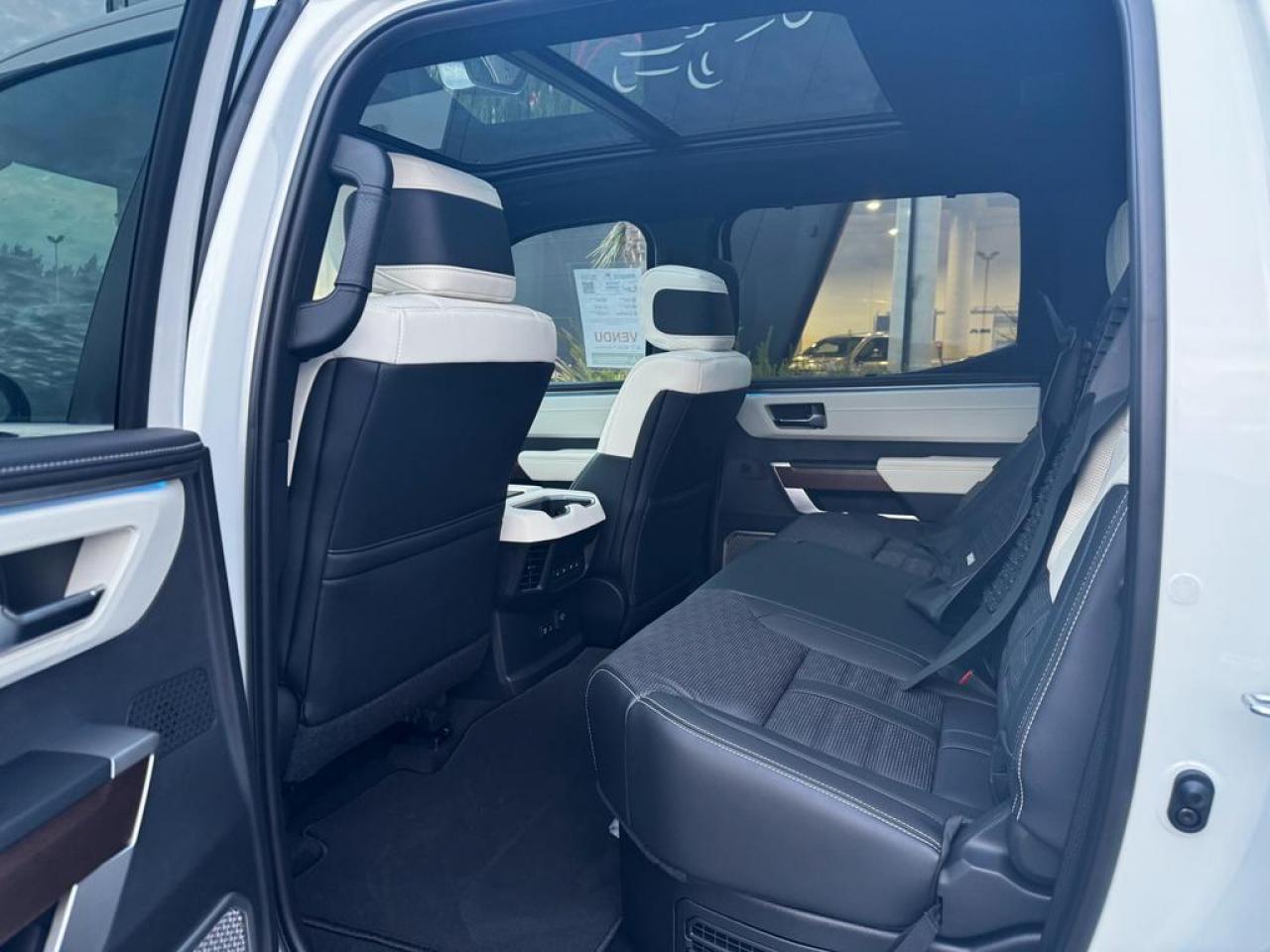 TOYOTA TUNDRA Crewmax CAPSTONE Hybrid