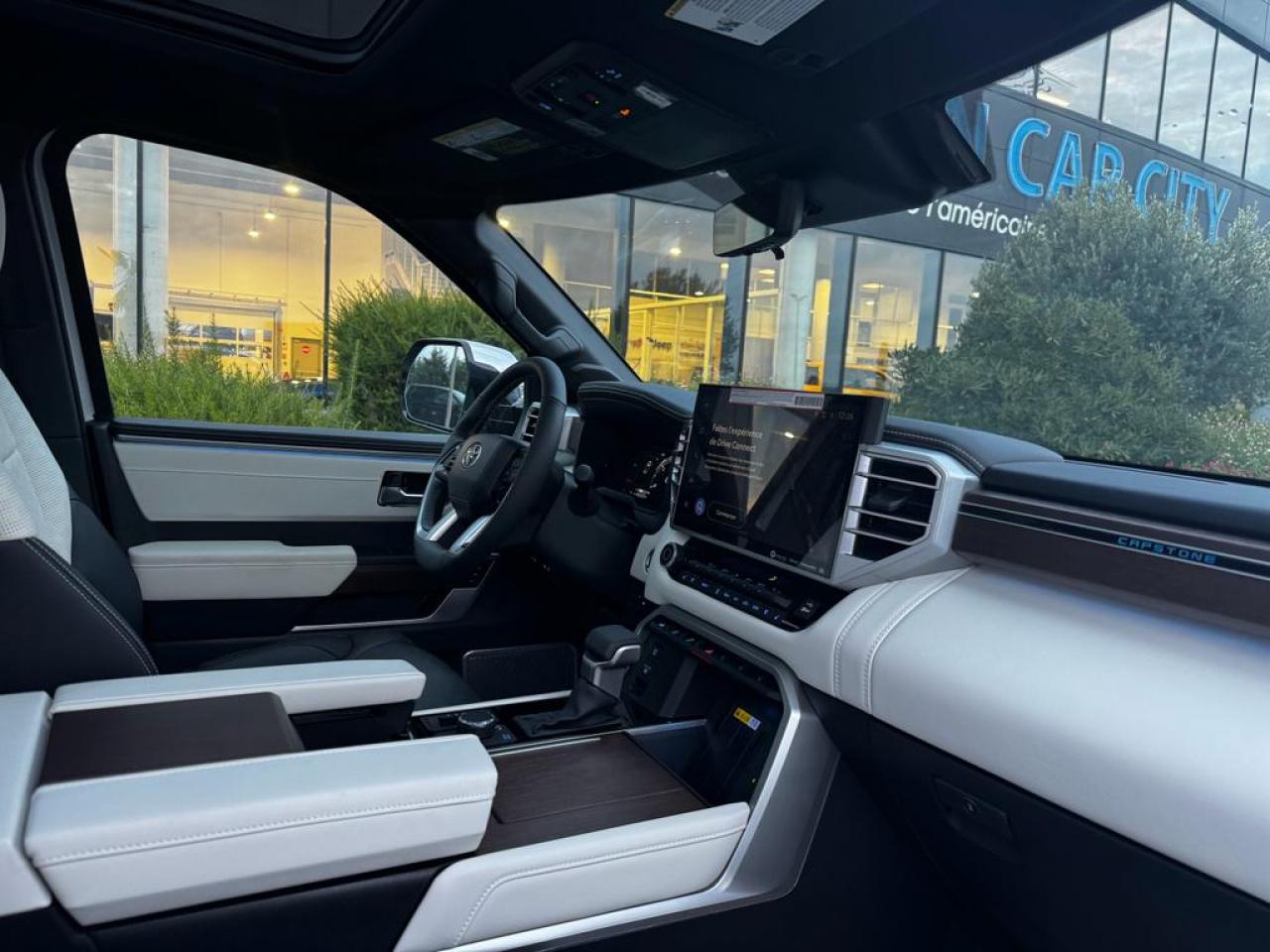 TOYOTA TUNDRA Crewmax CAPSTONE Hybrid