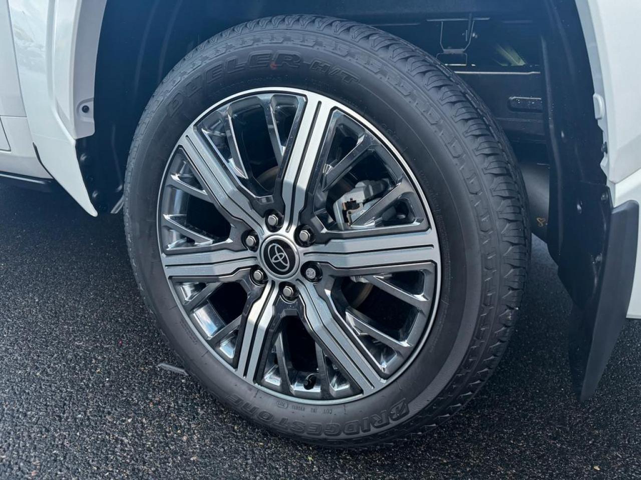 TOYOTA TUNDRA Crewmax CAPSTONE Hybrid