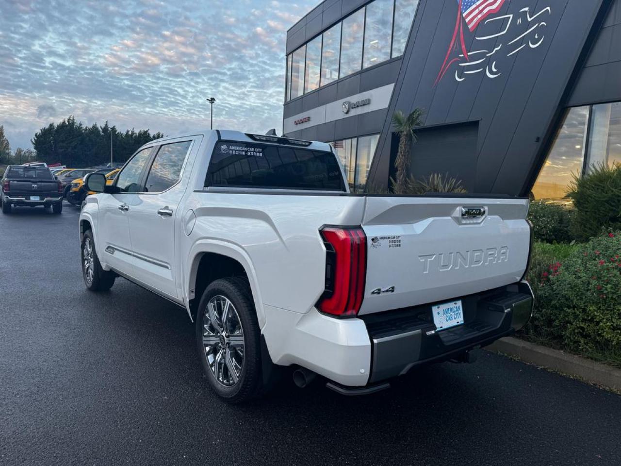 TOYOTA TUNDRA Crewmax CAPSTONE Hybrid