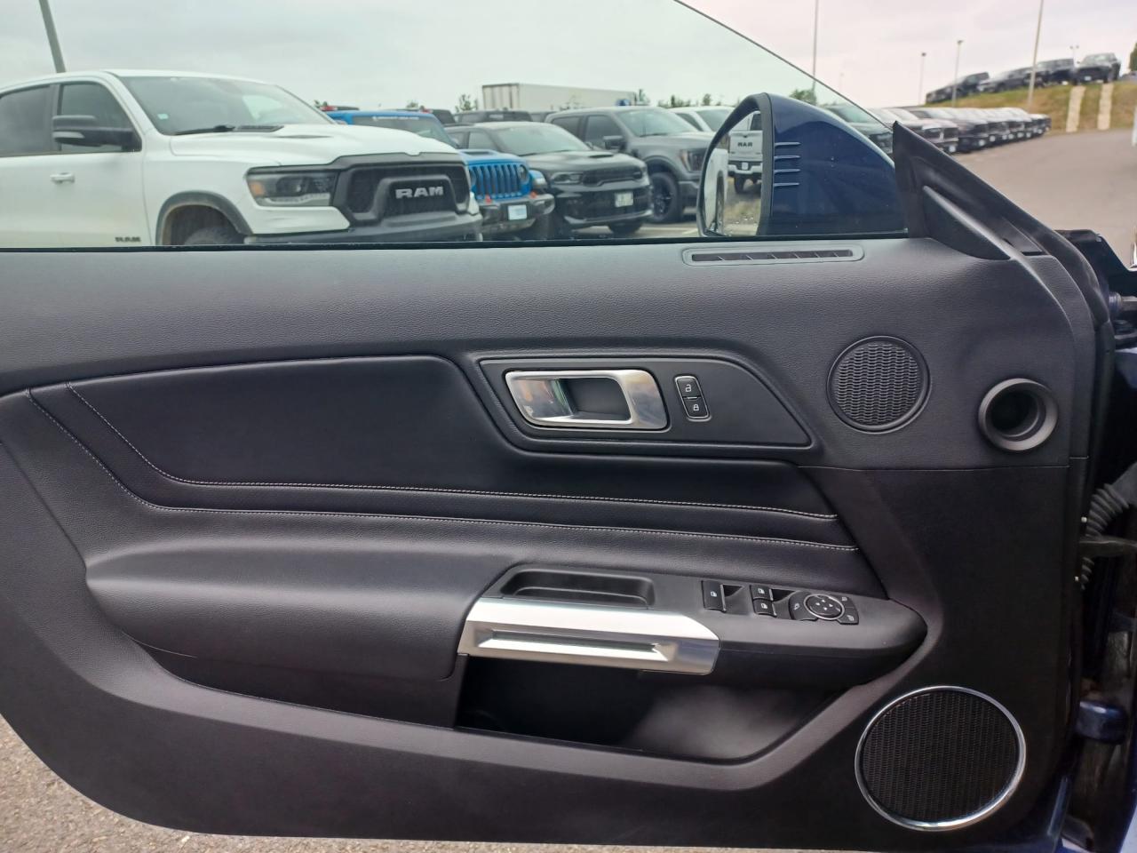 FORD MUSTANG GT CABRIOLET V8 5.0L