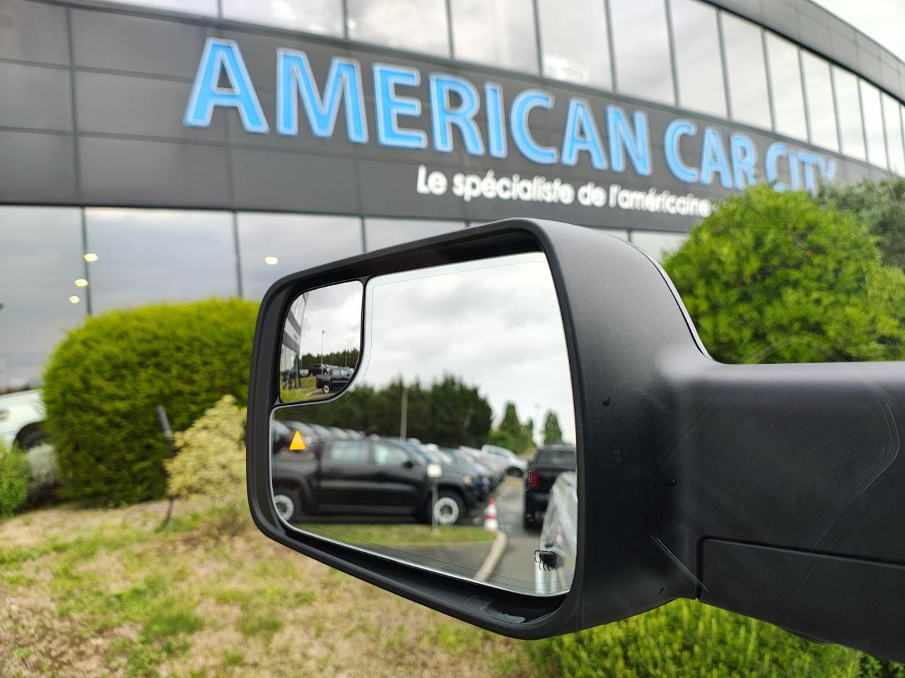 DODGE RAM 1500 CREW LIMITED NIGHT EDITION RAMBOX HAYON MULTI 2025