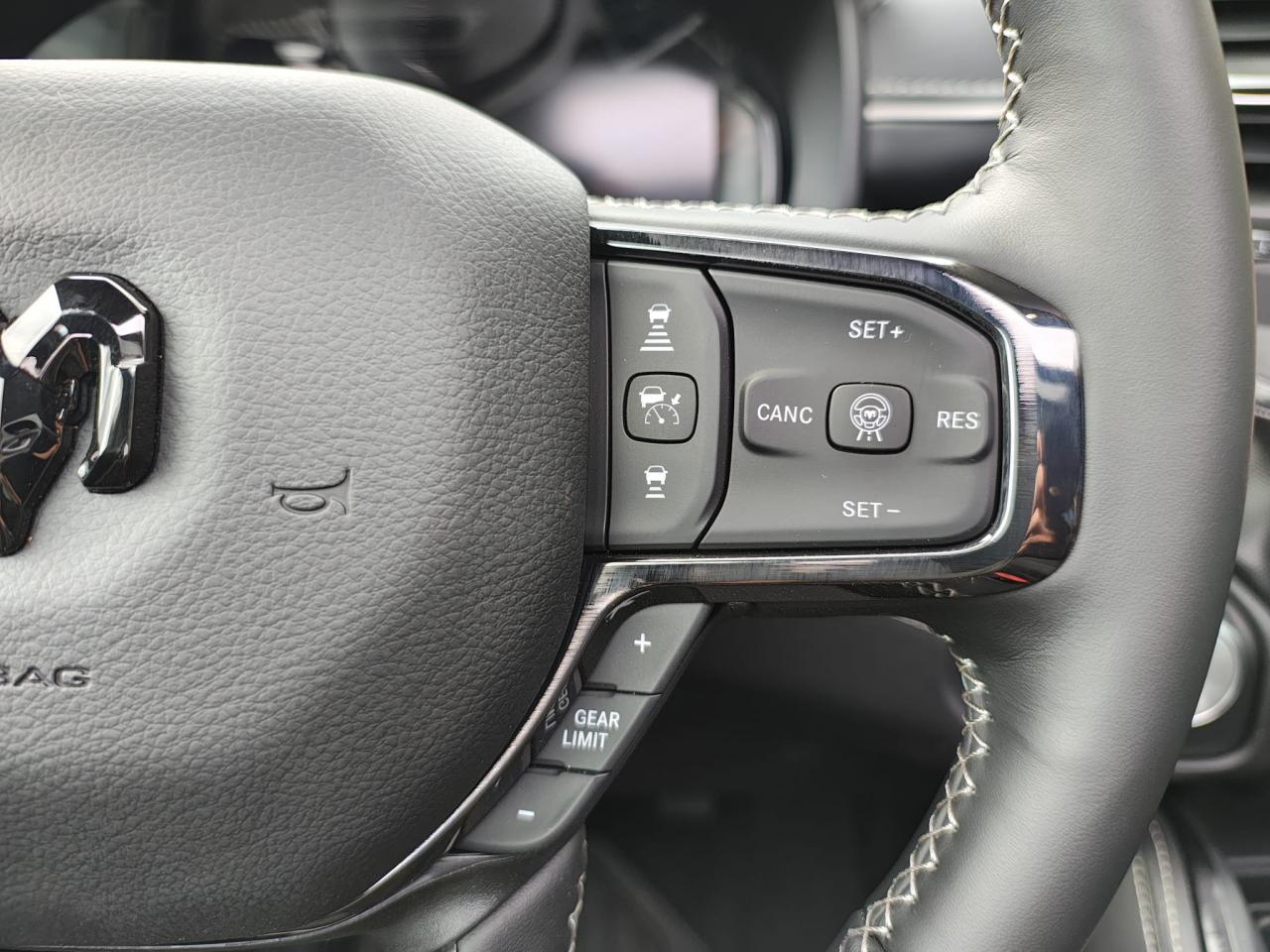 DODGE RAM 1500 CREW LIMITED NIGHT EDITION RAMBOX HAYON MULTI 2025