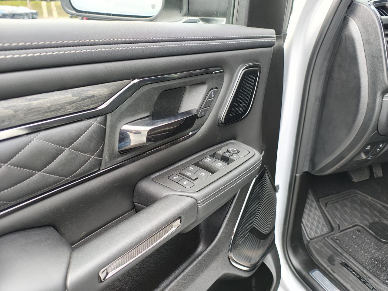 DODGE RAM 1500 CREW LIMITED NIGHT EDITION RAMBOX HAYON MULTI 2025