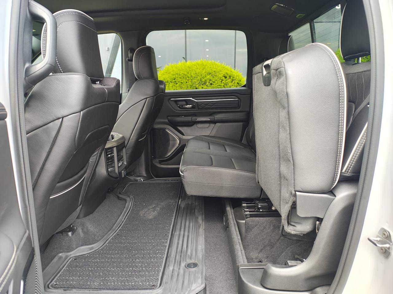 DODGE RAM 1500 CREW LIMITED NIGHT EDITION RAMBOX HAYON MULTI 2025