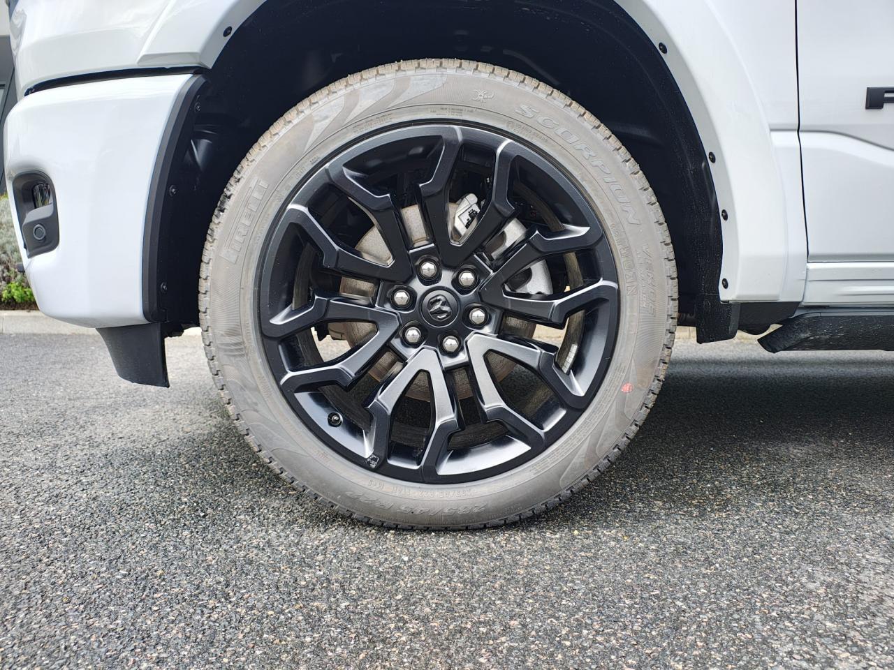 DODGE RAM 1500 CREW LIMITED NIGHT EDITION RAMBOX HAYON MULTI 2025