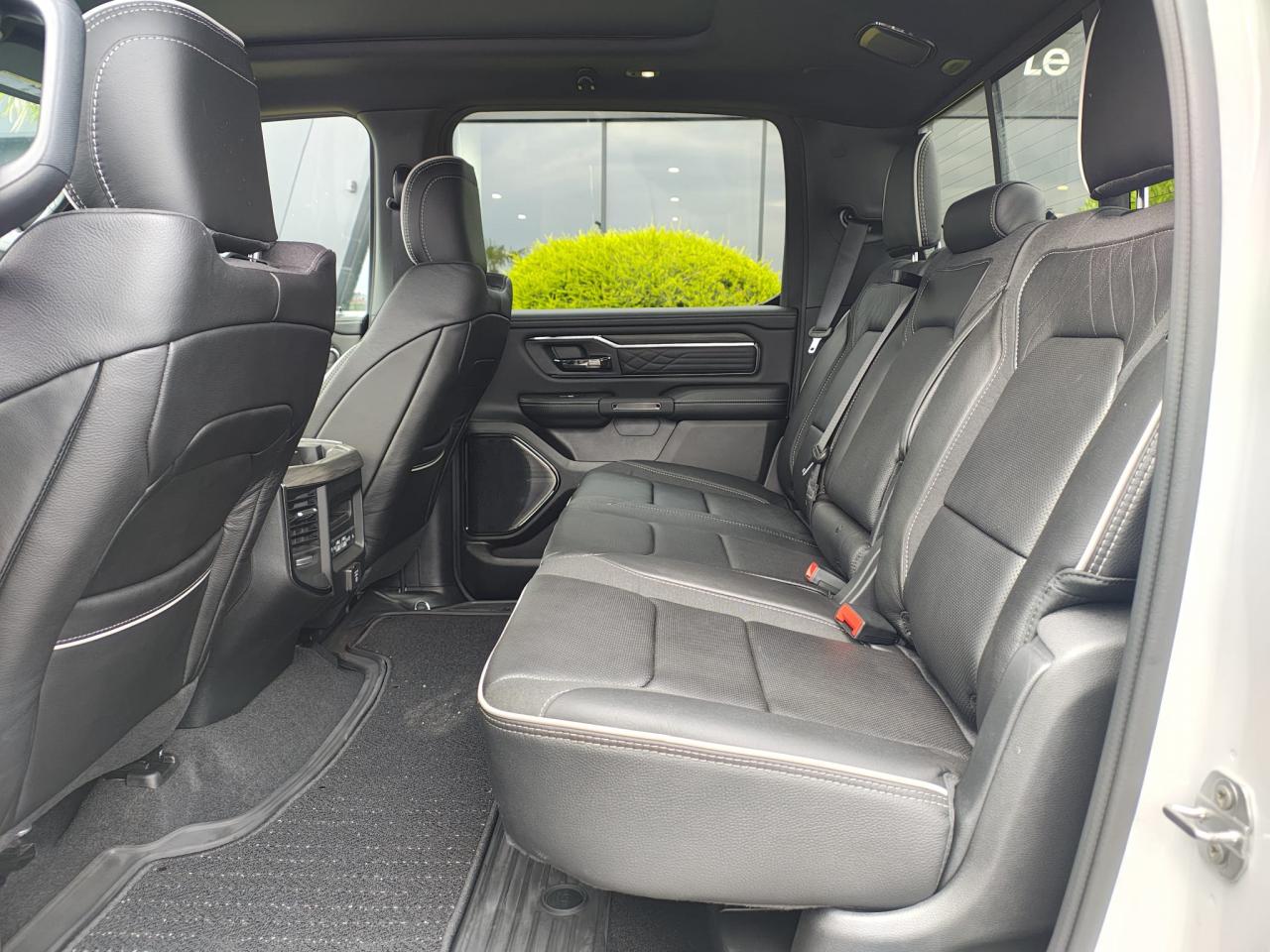 DODGE RAM 1500 CREW LIMITED NIGHT EDITION RAMBOX HAYON MULTI 2025