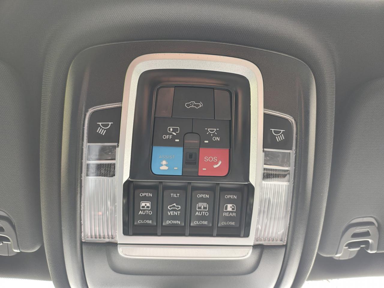 DODGE RAM 1500 CREW LIMITED NIGHT EDITION RAMBOX HAYON MULTI 2025