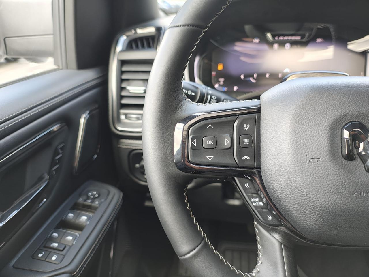 DODGE RAM 1500 CREW LIMITED NIGHT EDITION RAMBOX HAYON MULTI 2025