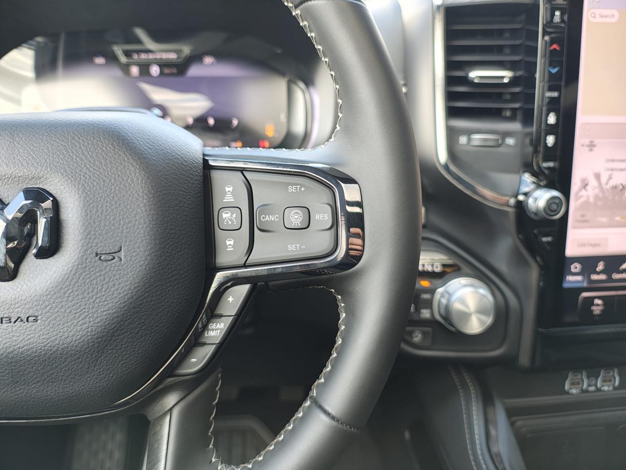 DODGE RAM 1500 CREW LIMITED NIGHT EDITION RAMBOX HAYON MULTI 2025