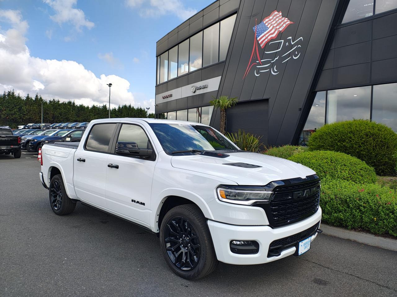 DODGE RAM 1500 CREW LIMITED NIGHT EDITION RAMBOX HAYON MULTI 2025