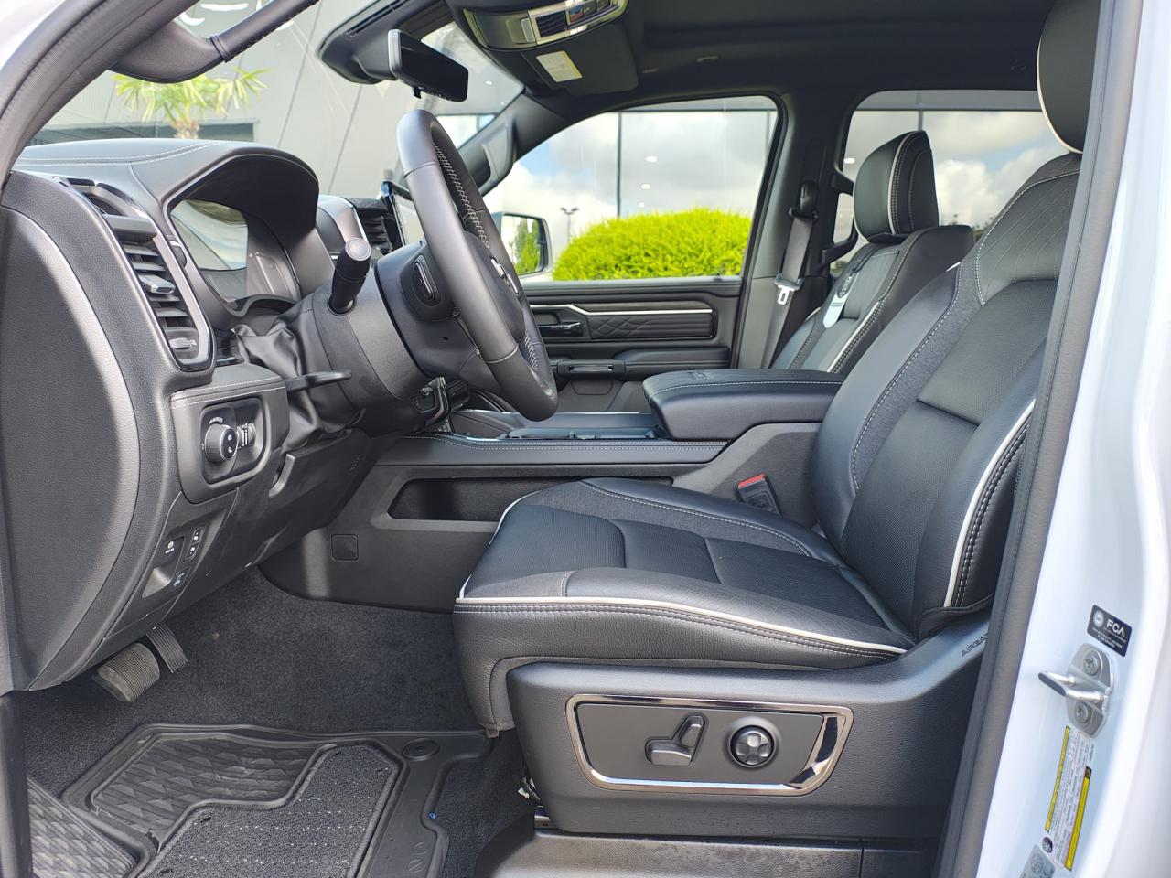 DODGE RAM 1500 CREW LIMITED NIGHT EDITION RAMBOX HAYON MULTI 2025