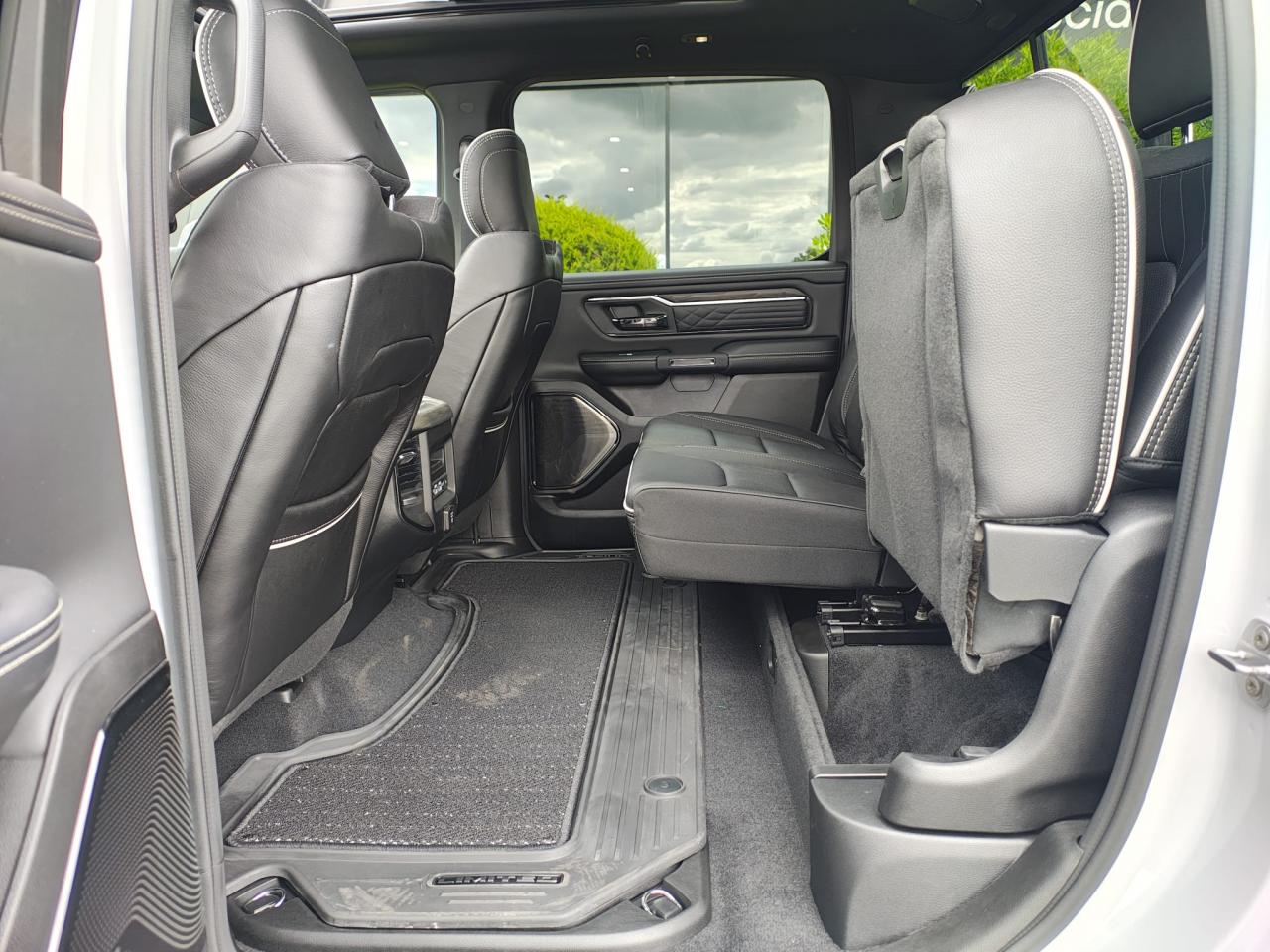 DODGE RAM 1500 CREW LIMITED NIGHT EDITION RAMBOX HAYON MULTI 2025