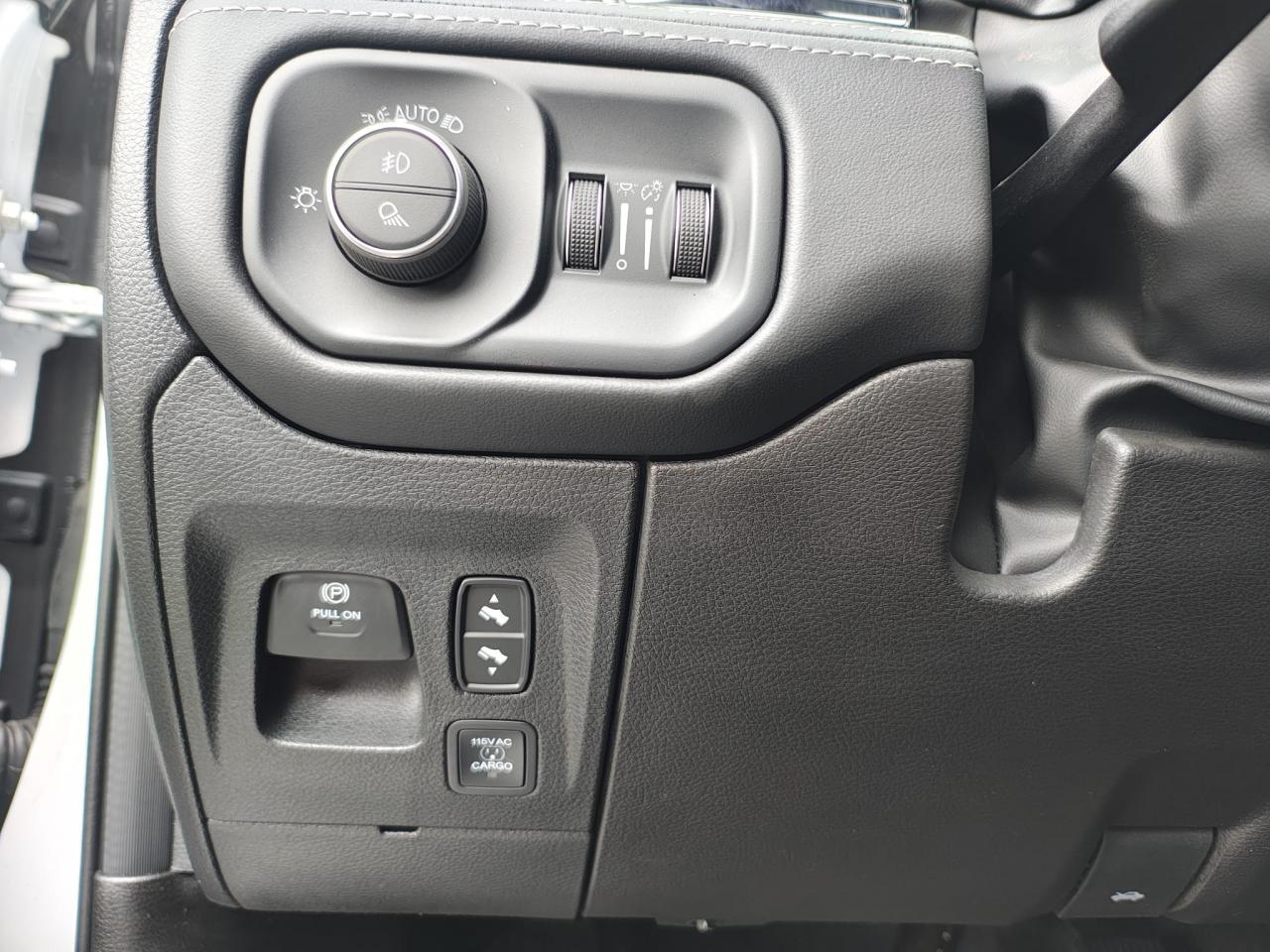 DODGE RAM 1500 CREW LIMITED NIGHT EDITION RAMBOX HAYON MULTI 2025