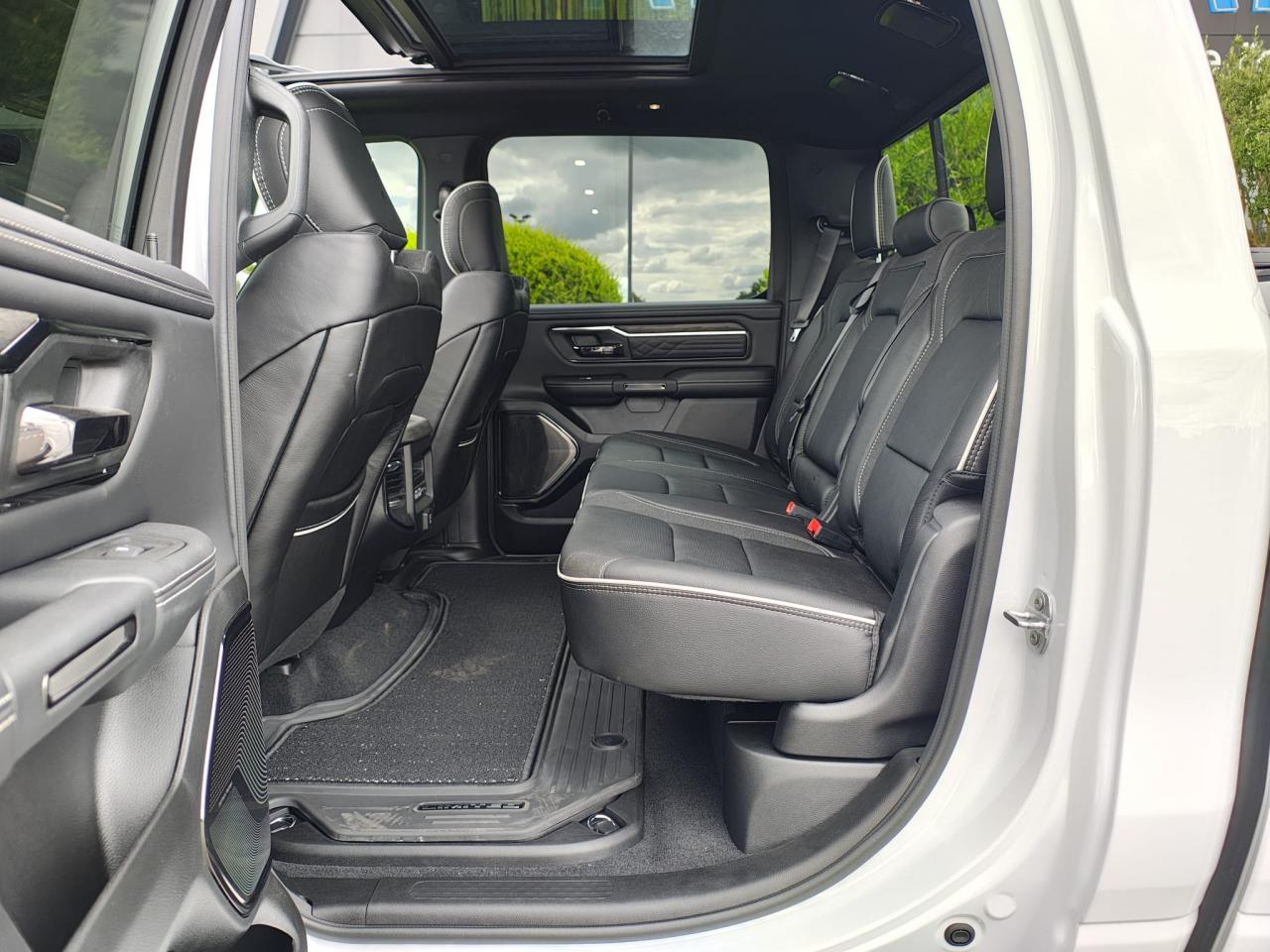 DODGE RAM 1500 CREW LIMITED NIGHT EDITION RAMBOX HAYON MULTI 2025