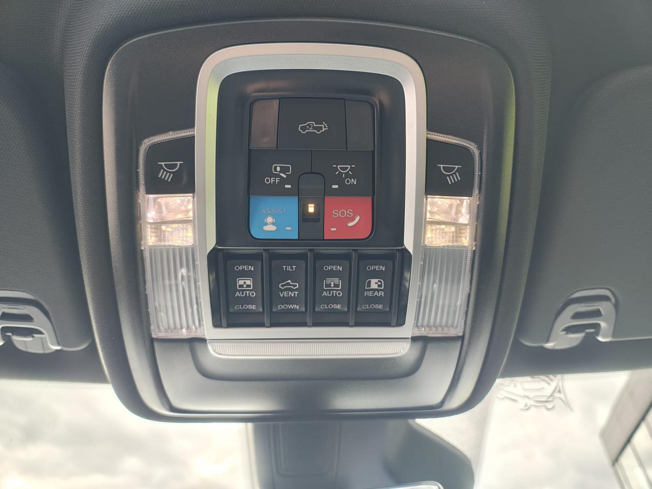 DODGE RAM 1500 CREW LIMITED NIGHT EDITION RAMBOX HAYON MULTI 2025