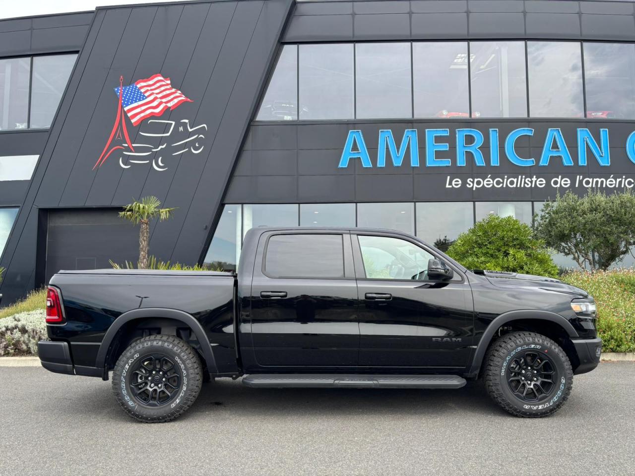 DODGE RAM 1500 CREW CAB REBEL AIR HAYON MULTI 2025