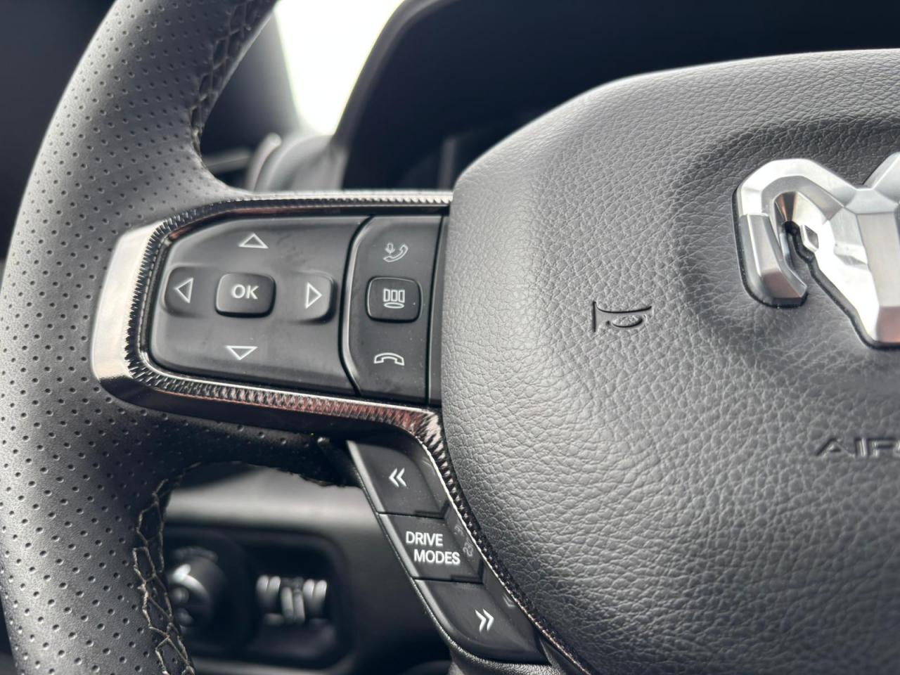 DODGE RAM 1500 CREW CAB REBEL AIR HAYON MULTI 2025