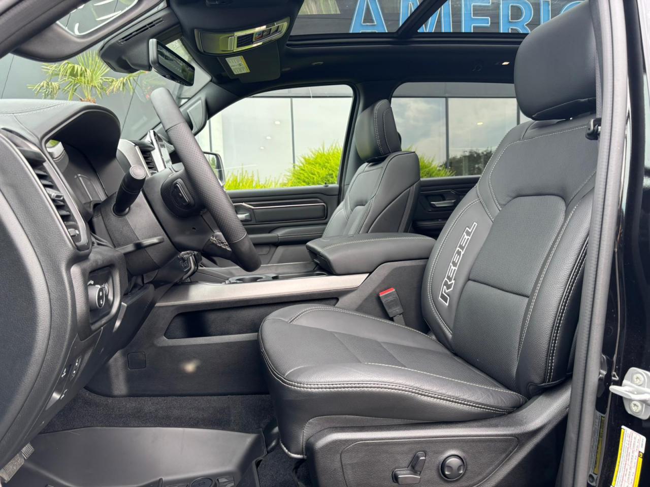 DODGE RAM 1500 CREW CAB REBEL AIR HAYON MULTI 2025