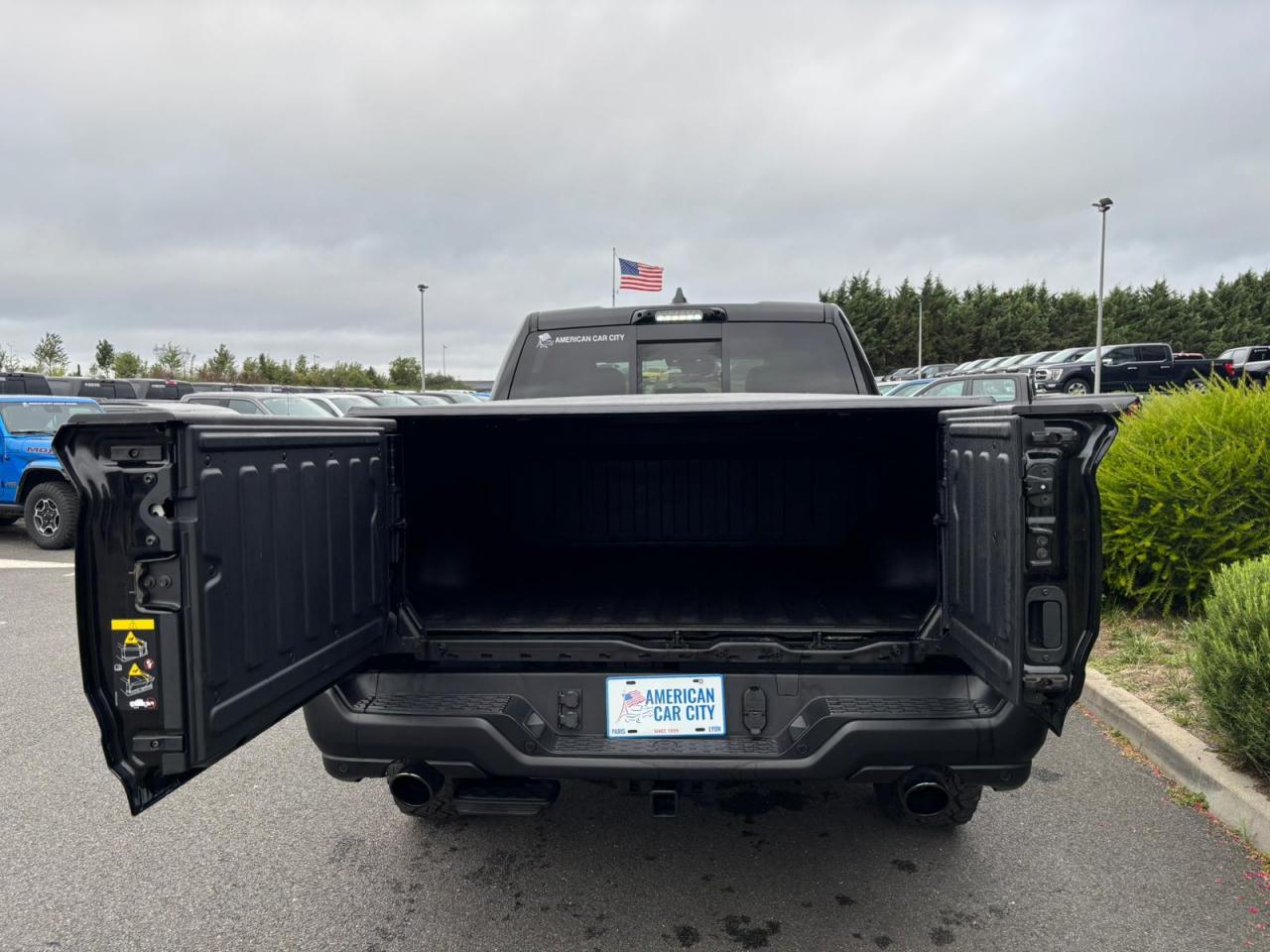 DODGE RAM 1500 CREW CAB REBEL AIR HAYON MULTI 2025