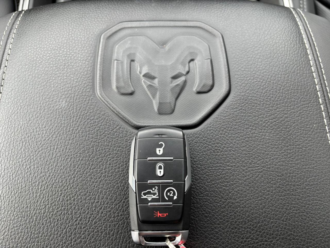 DODGE RAM 1500 CREW CAB REBEL AIR HAYON MULTI 2025