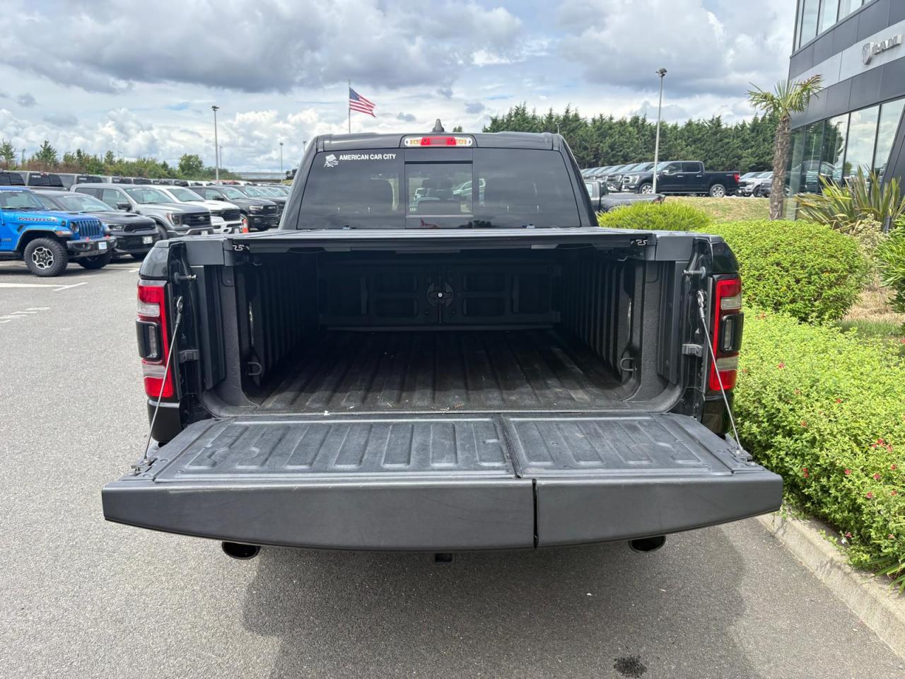 DODGE RAM 1500 CREW LARAMIE SPORT NIGHT EDITION RAMBOX HAYON MULTI