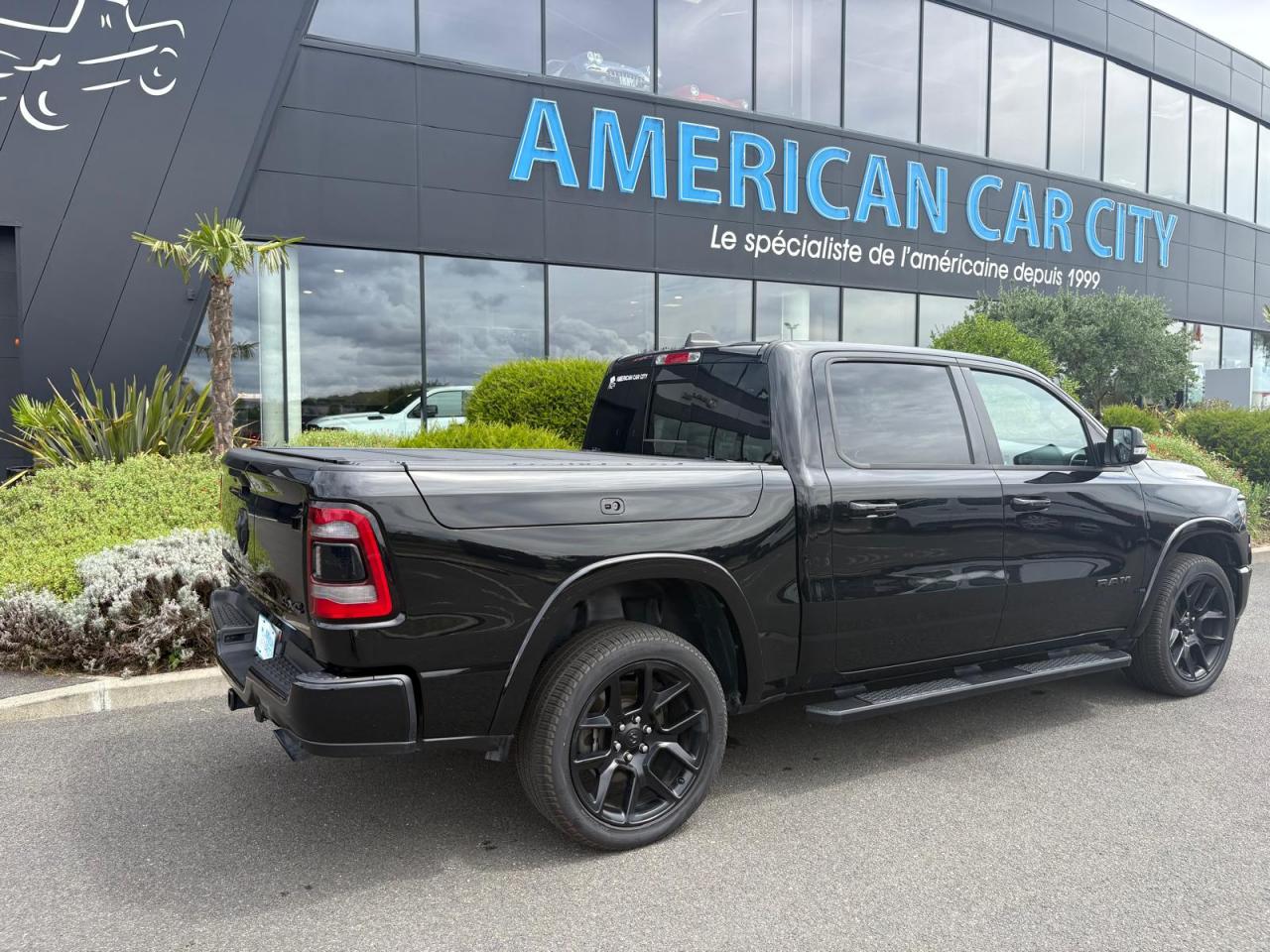 DODGE RAM 1500 CREW LARAMIE SPORT NIGHT EDITION RAMBOX HAYON MULTI