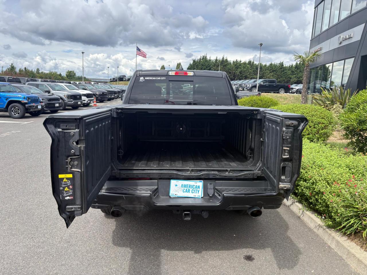 DODGE RAM 1500 CREW LARAMIE SPORT NIGHT EDITION RAMBOX HAYON MULTI