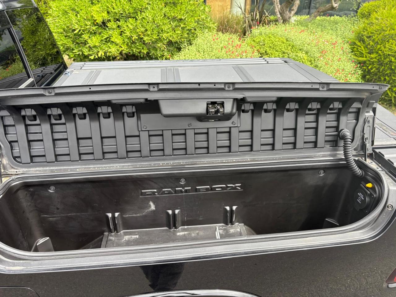 DODGE RAM 1500 CREW LARAMIE SPORT NIGHT EDITION RAMBOX HAYON MULTI