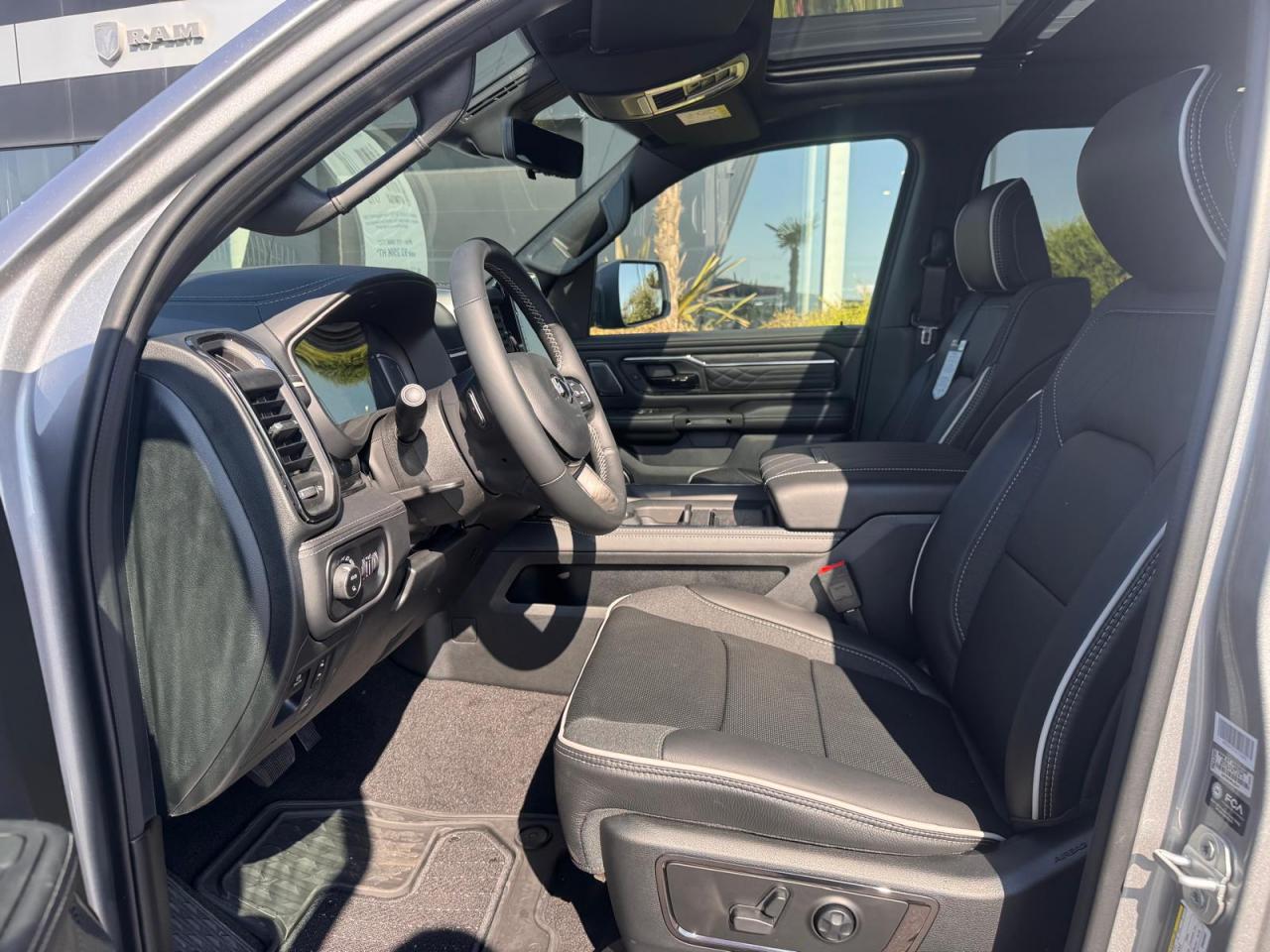 DODGE RAM 1500 CREW LIMITED NIGHT EDITION RAMBOX 2025