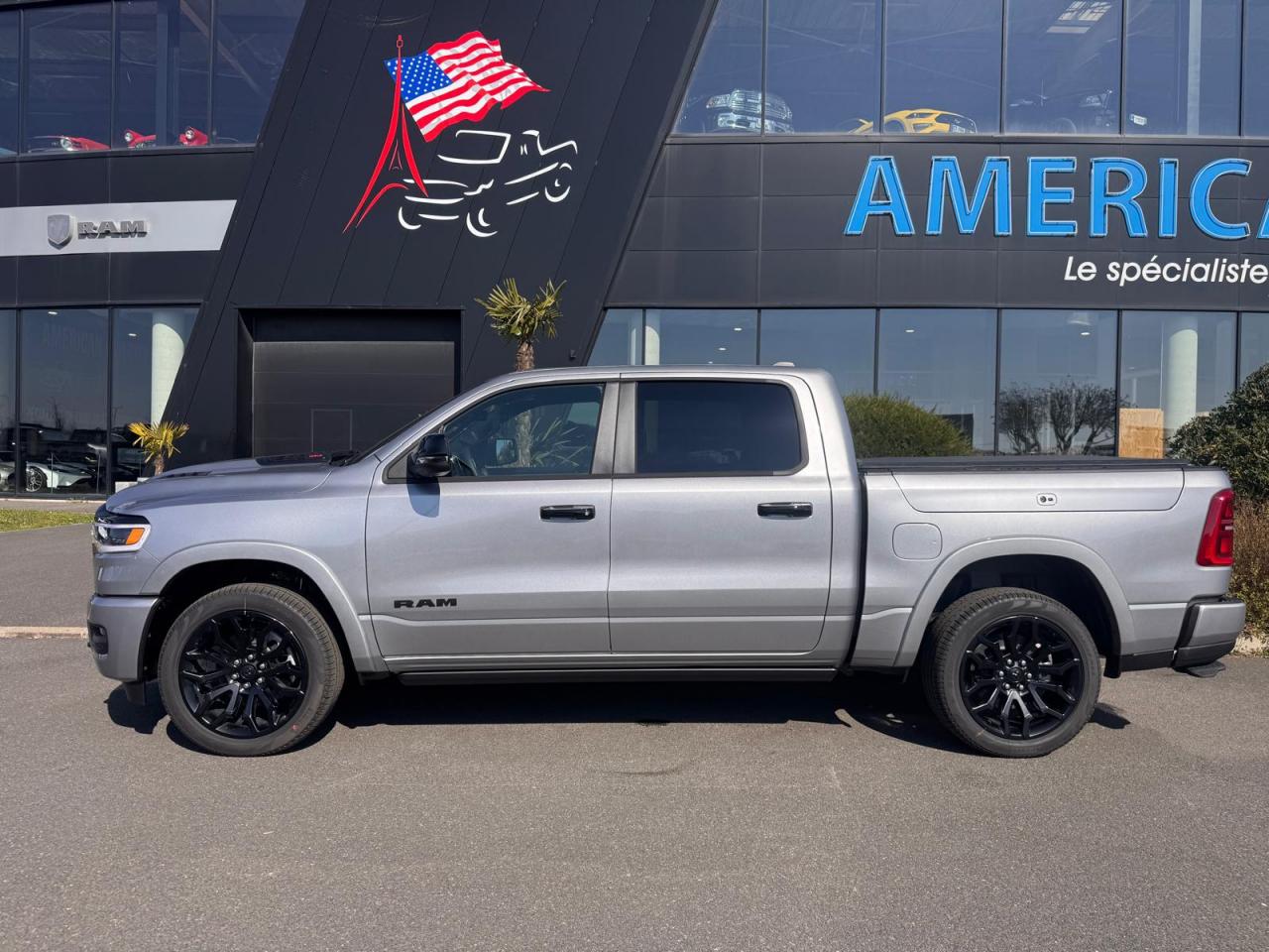 DODGE RAM 1500 CREW LIMITED NIGHT EDITION RAMBOX 2025