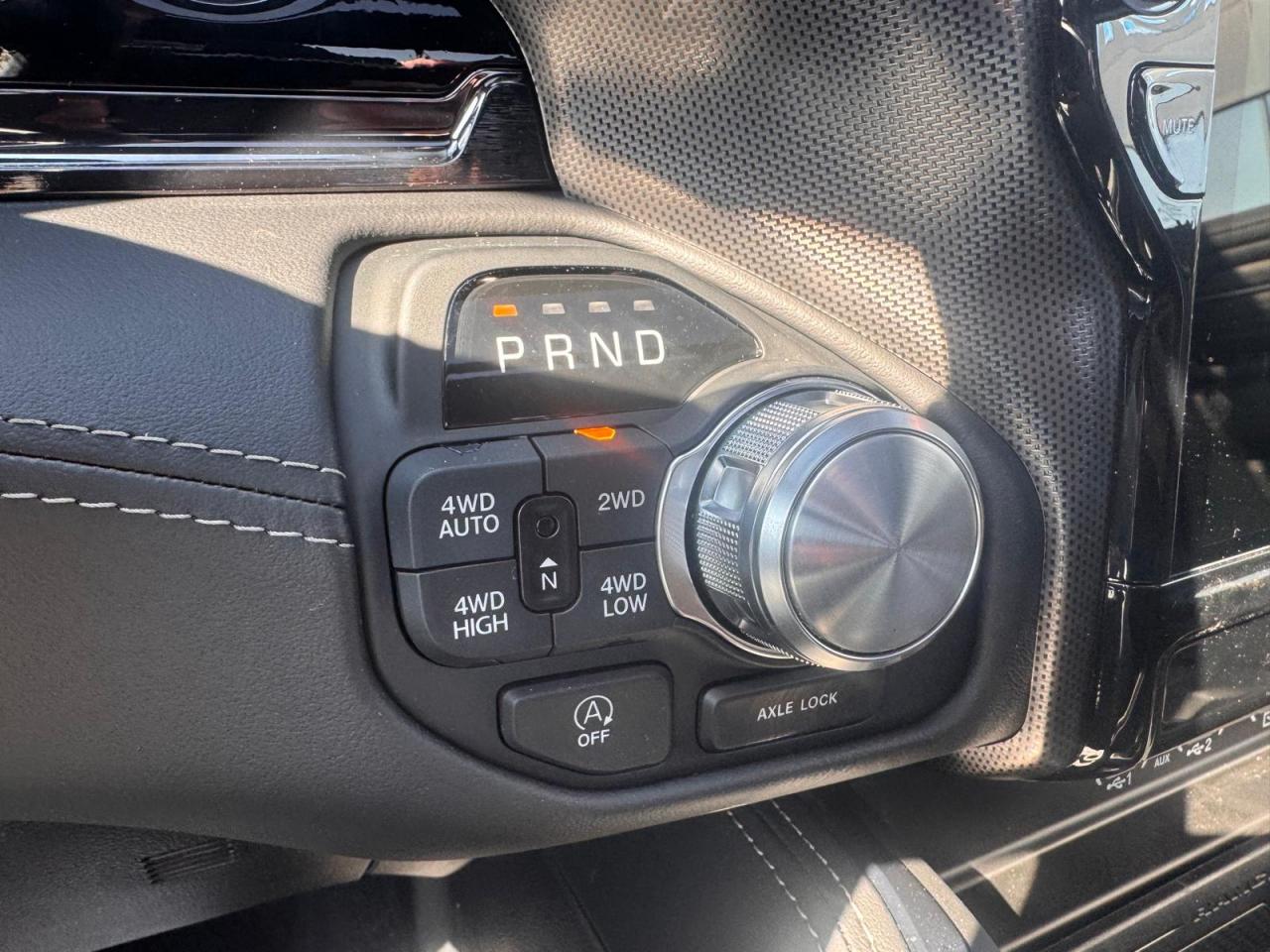 DODGE RAM 1500 CREW LIMITED NIGHT EDITION RAMBOX 2025