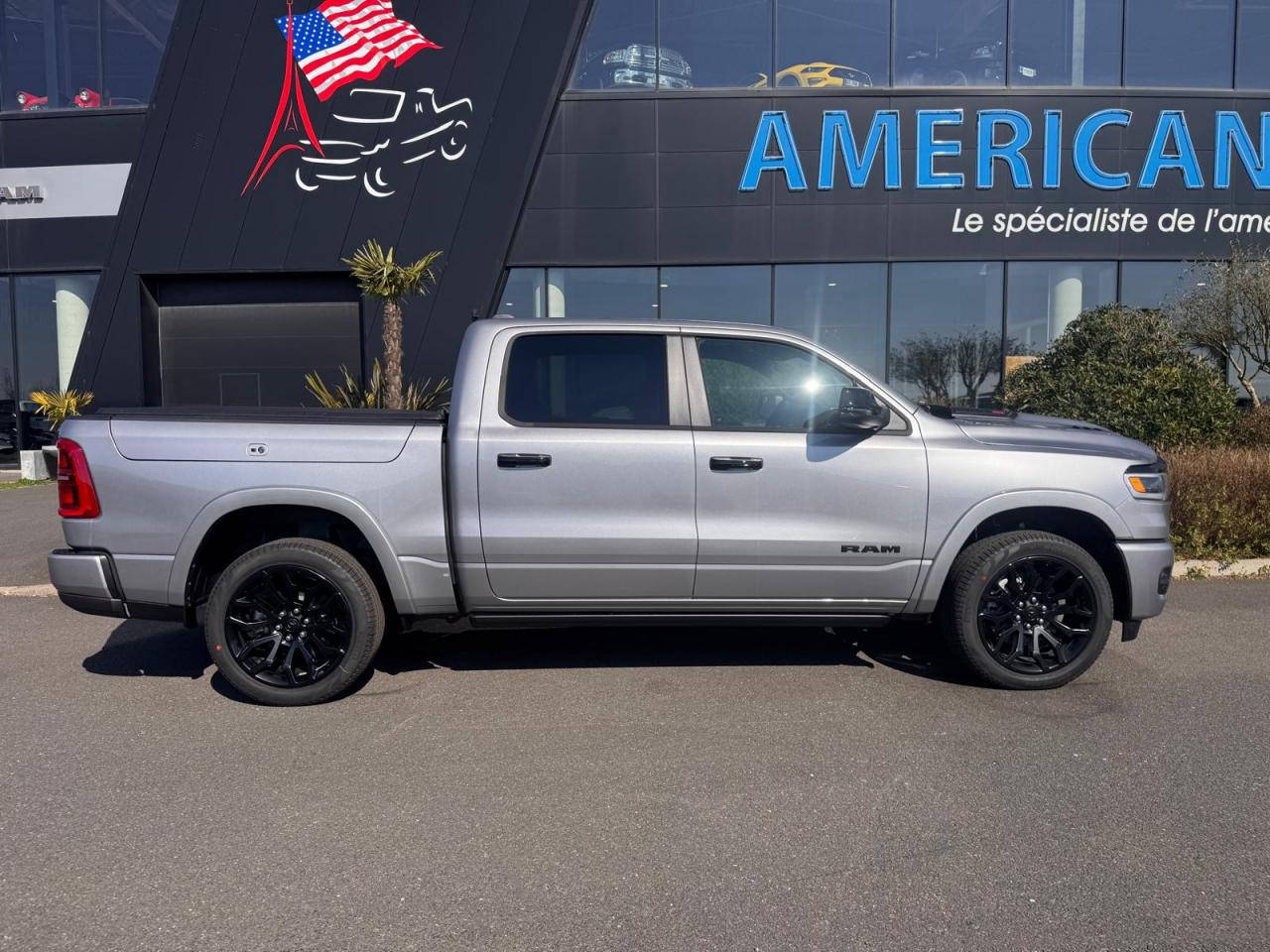 DODGE RAM 1500 CREW LIMITED NIGHT EDITION RAMBOX 2025