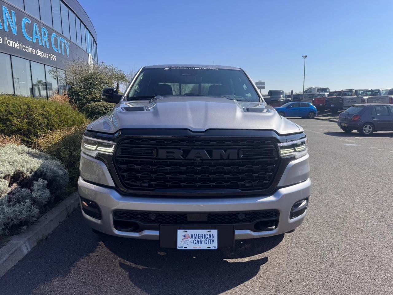 DODGE RAM 1500 CREW LIMITED NIGHT EDITION RAMBOX 2025