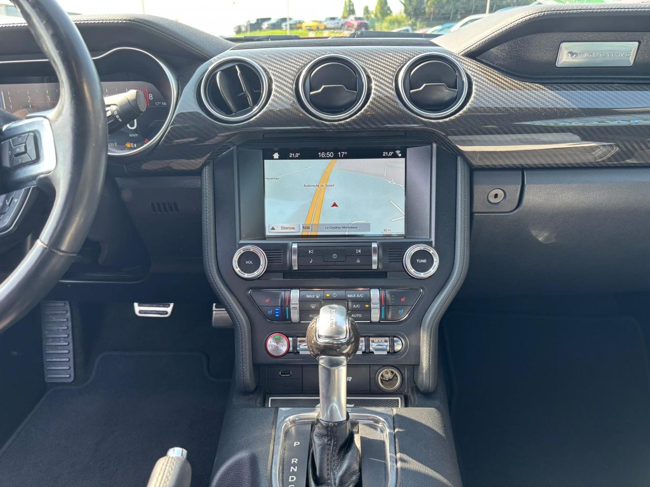 FORD MUSTANG GT FASTBACK V8 5.0L