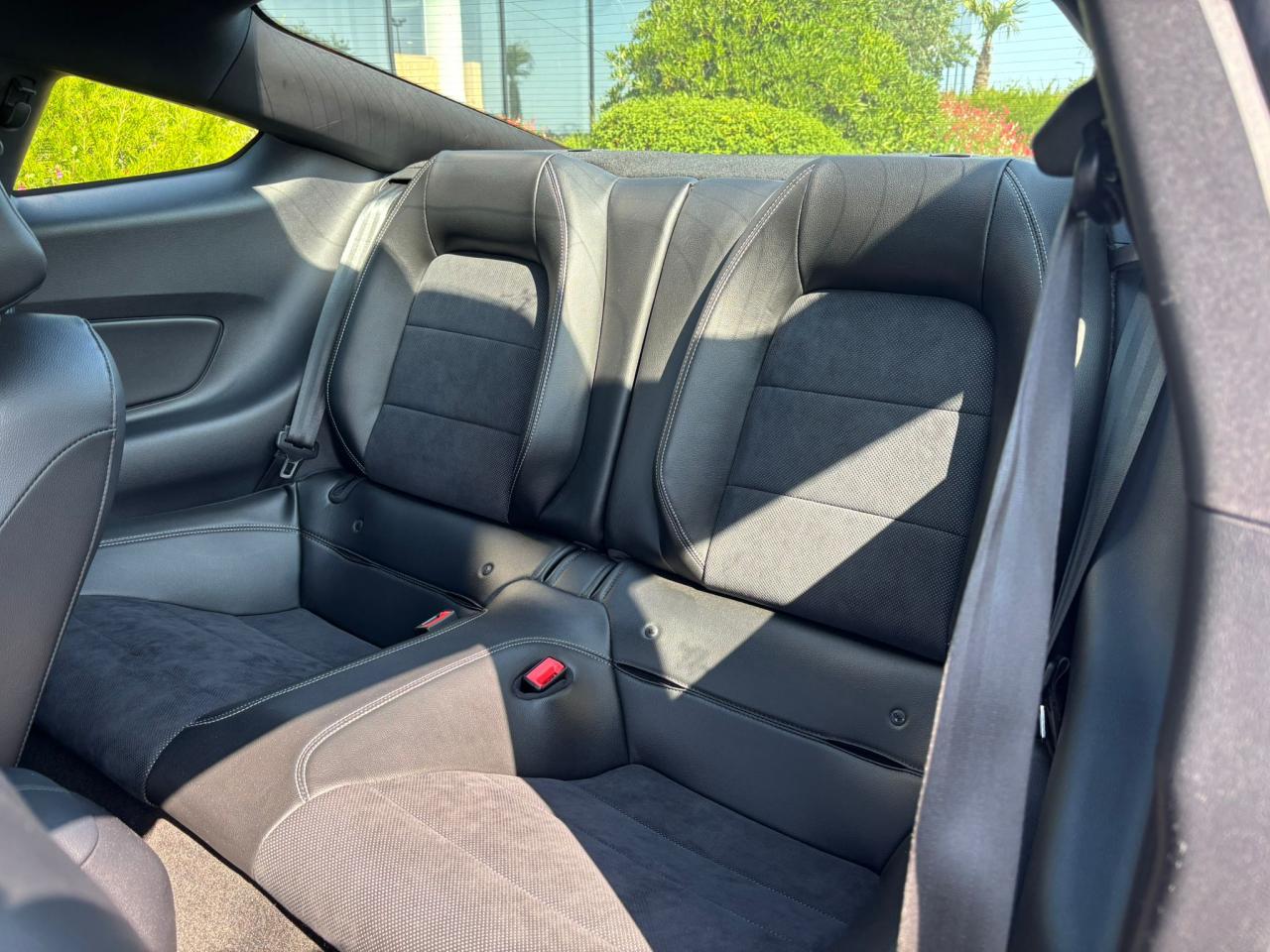 FORD MUSTANG GT FASTBACK V8 5.0L