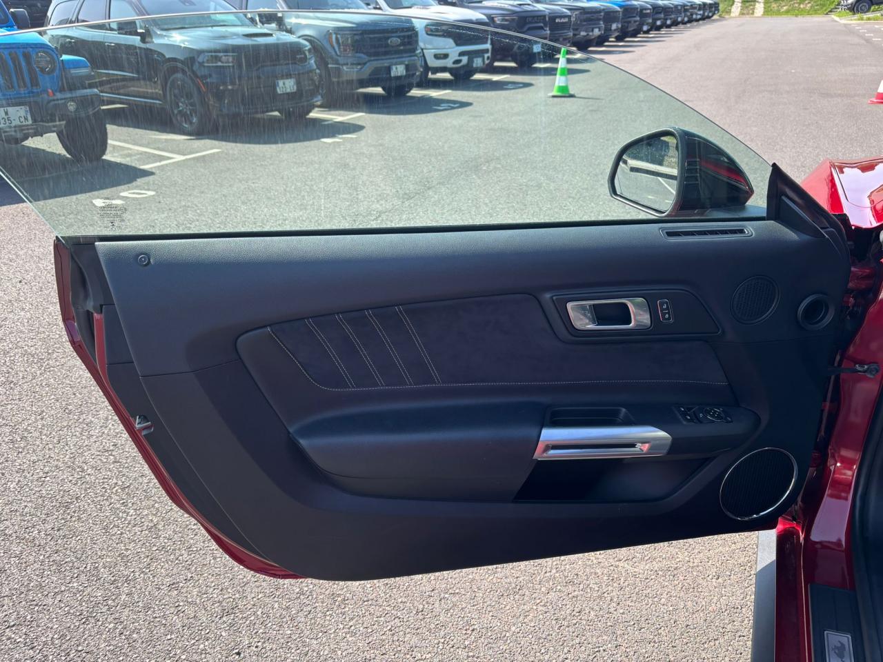 FORD MUSTANG GT FASTBACK V8 5.0L