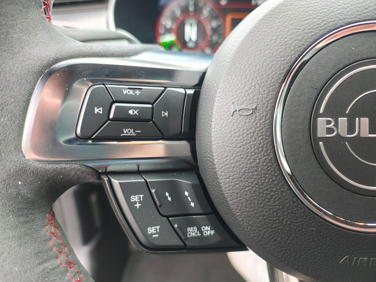 FORD MUSTANG BULLITT V8 5.0L - RECARO + MAGNERIDE