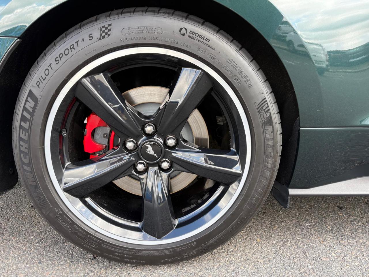 FORD MUSTANG BULLITT V8 5.0L - MAGNERIDE