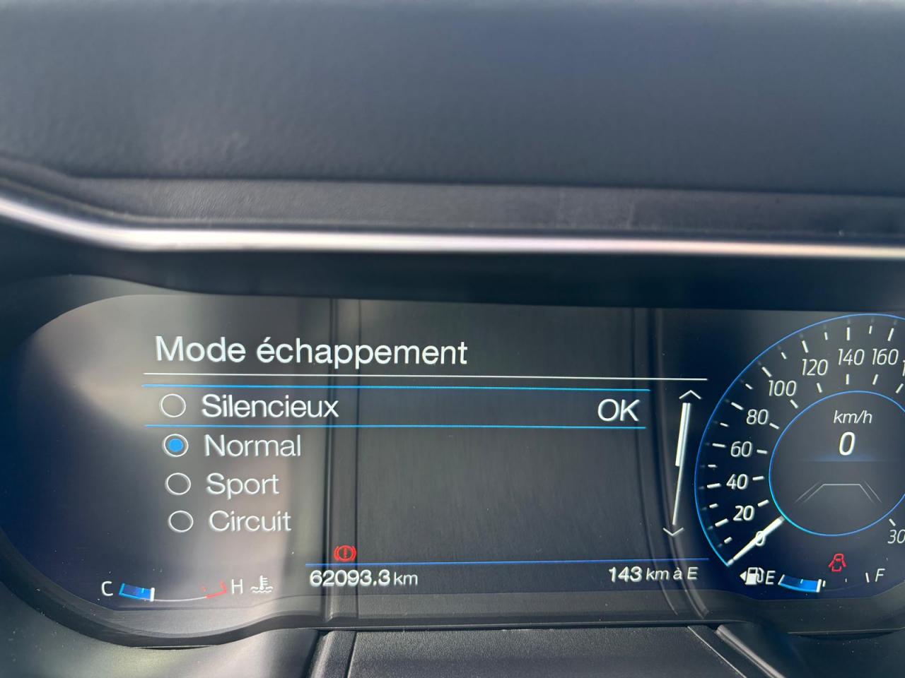 FORD MUSTANG BULLITT V8 5.0L - MAGNERIDE