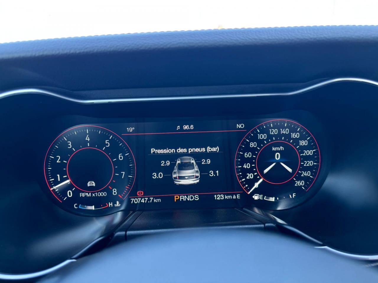 FORD MUSTANG GT FASTBACK V8 5.0L BVA MAGNERIDE