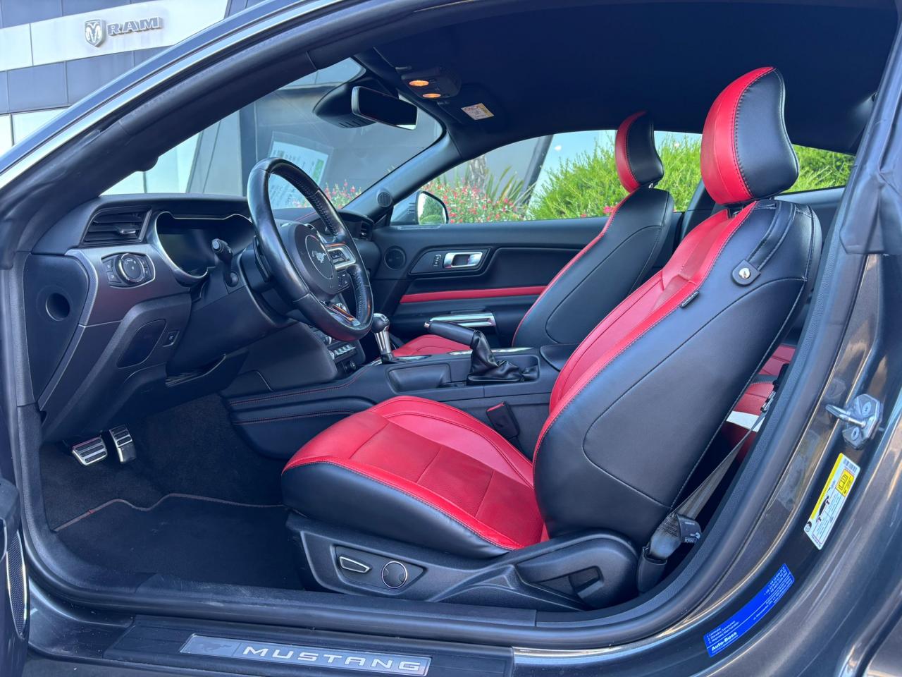 FORD MUSTANG GT FASTBACK V8 5.0L BVA MAGNERIDE